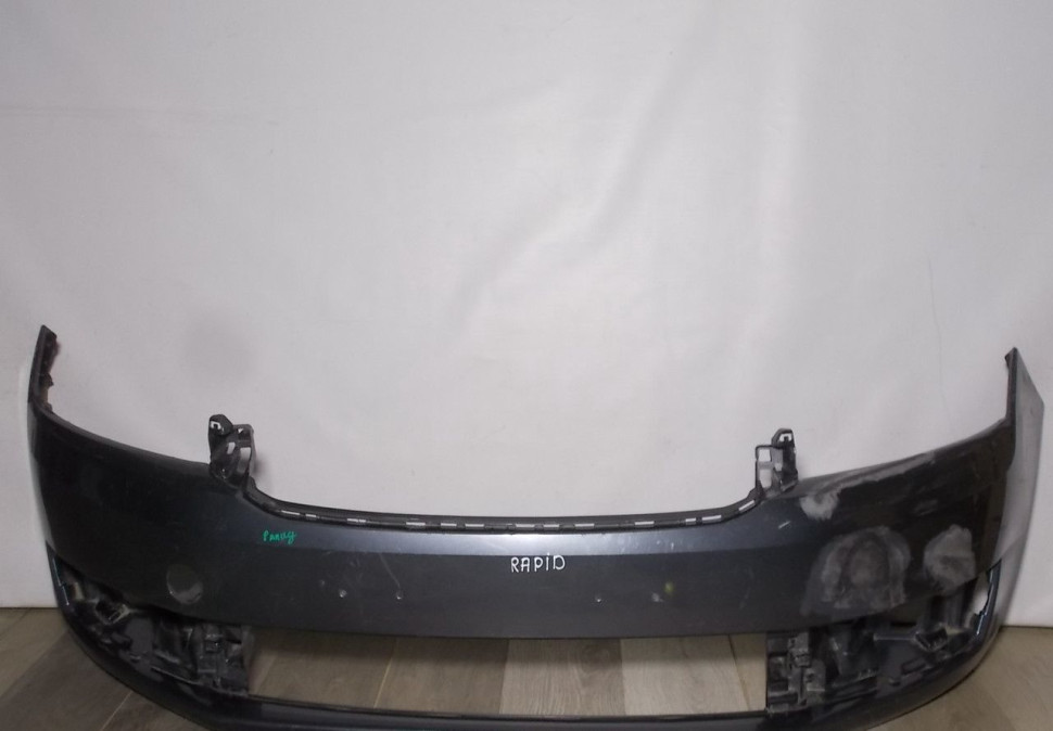 Бампер передний бу Skoda Rapid OEM 60U807221F