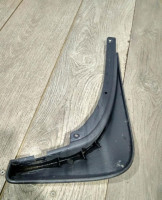 Брызговик задний левый бу Skoda Yeti OEM 5L0821821A