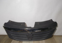 Решетка радиатора бу Renault Logan 1 рестайлинг OEM 8200752748