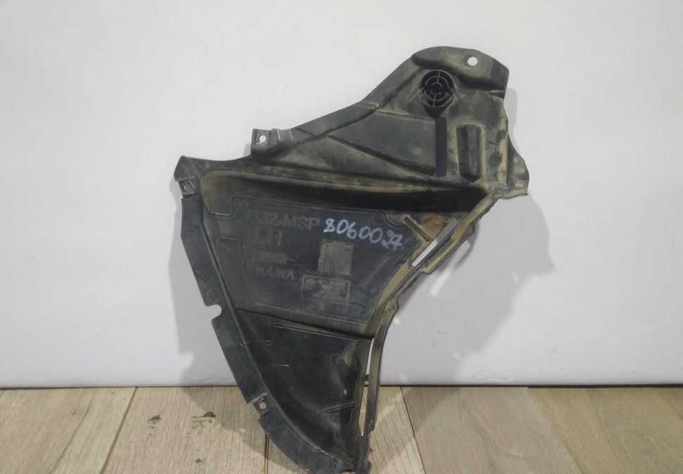 Защита переднего бампера левая бу BMW 6 G32 M-Pack OEM 51718060027 Защита переднего бампера левая бу BMW 6 G32 M-Pack OEM 51718060027