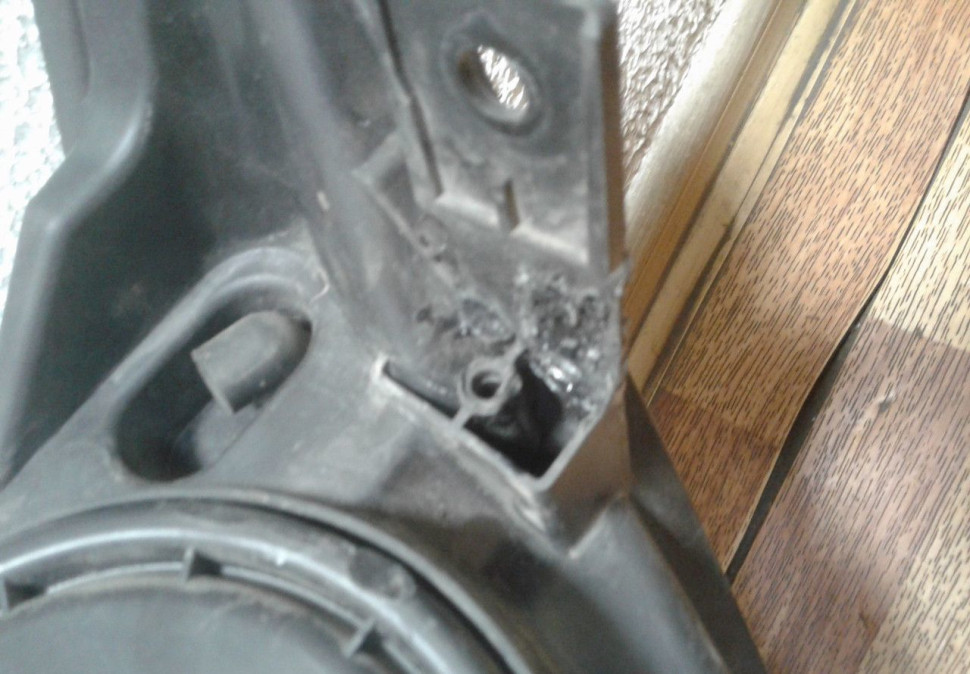 Фара левая Volkswagen Crafter (06>) (1 крепл. ремонт, 1 крепл. надломано) oem 2E1941005 Фара левая Volkswagen Crafter (06>) (1 крепл. ремонт, 1 крепл. надломано) oem 2E1941005