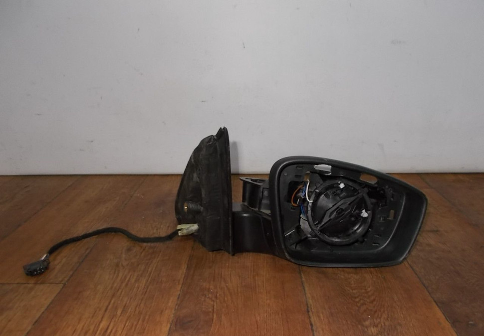 Корпус зеркала правый бу Skoda Rapid OEM 5JB857408F Корпус зеркала правый бу Skoda Rapid OEM 5JB857408F