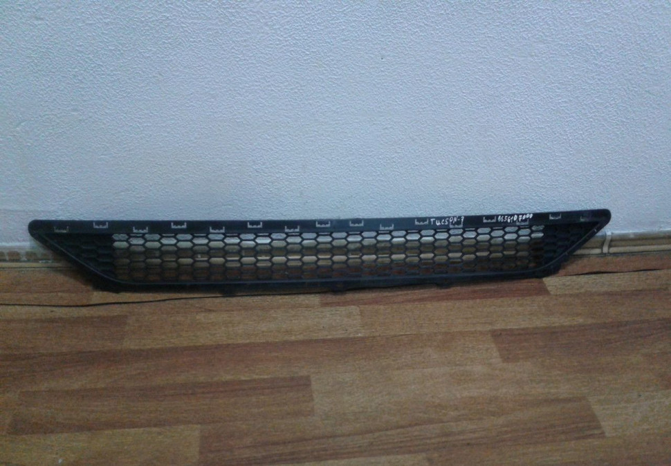 Решетка переднего бампера Hyundai Tucson 3 oem 85561d7000