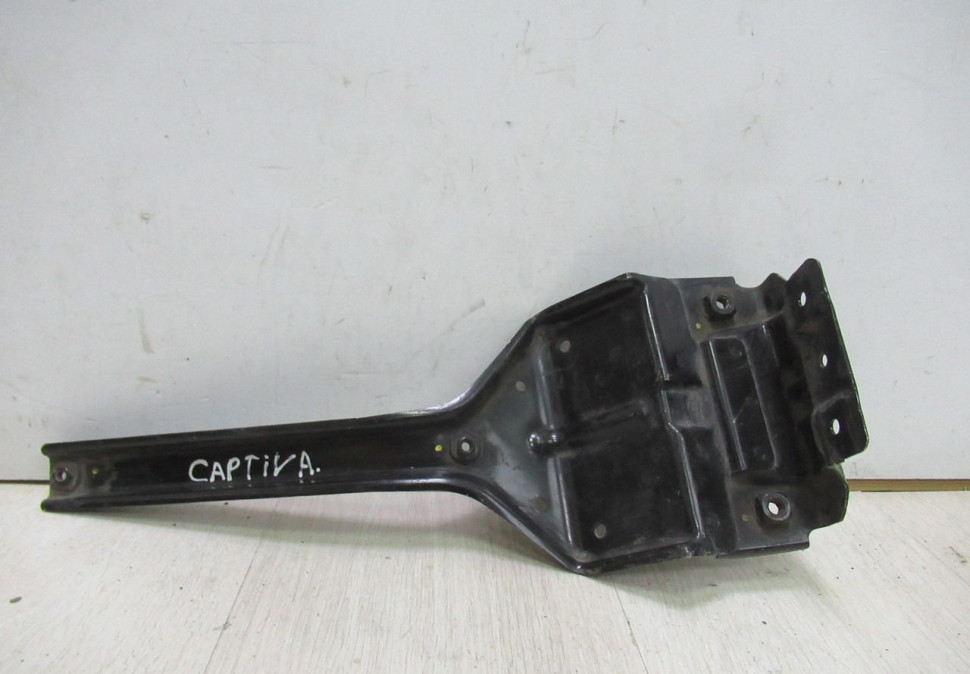 Кронштейн замка капота Chevrolet Captiva C140 (скл-3)