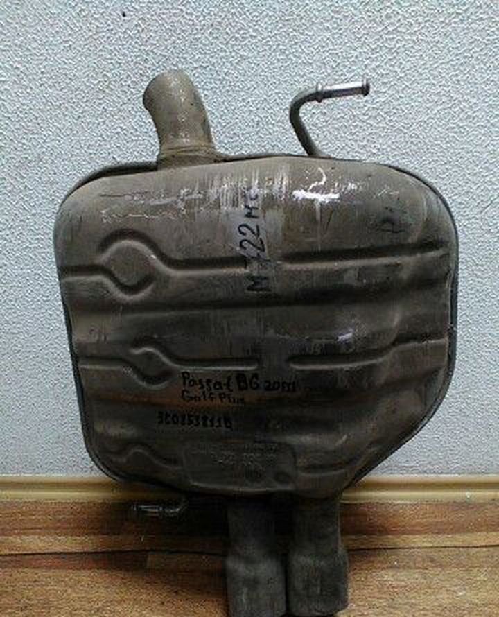 Глушитель Volkswagen Passat B6 с дефектом oem 3c0253811b (скл-3)