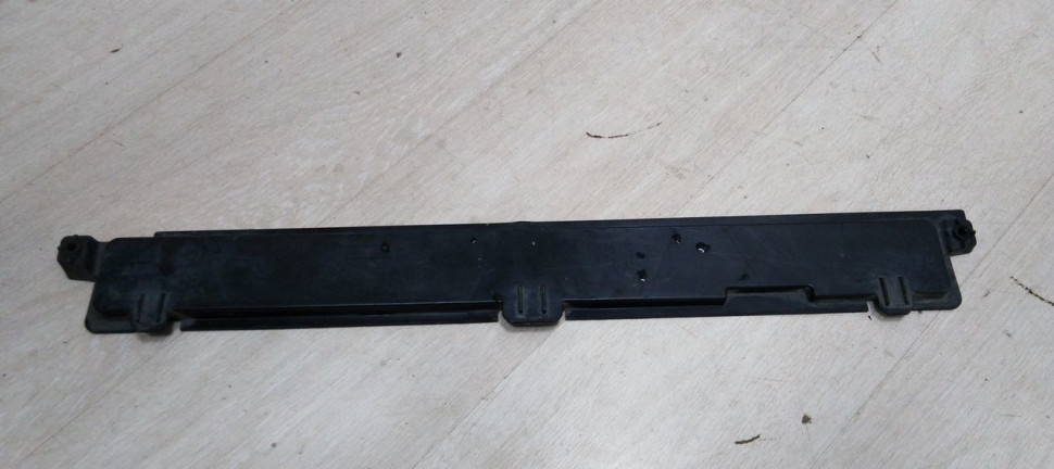 Кронштейн передней панели Volkswagen Polo 5 09-20 oem 6RU806249