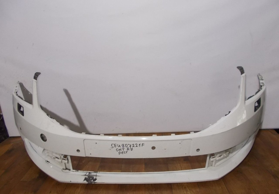 Бампер передний бу Skoda Octavia A7 рестайлинг OEM 5EU807221F