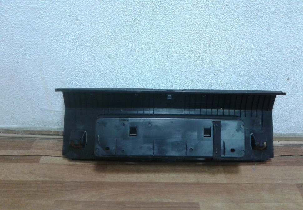 Обивка задней панели Volkswagen Jetta 5 oem 1k5863485 Обивка задней панели Volkswagen Jetta 5 oem 1k5863485