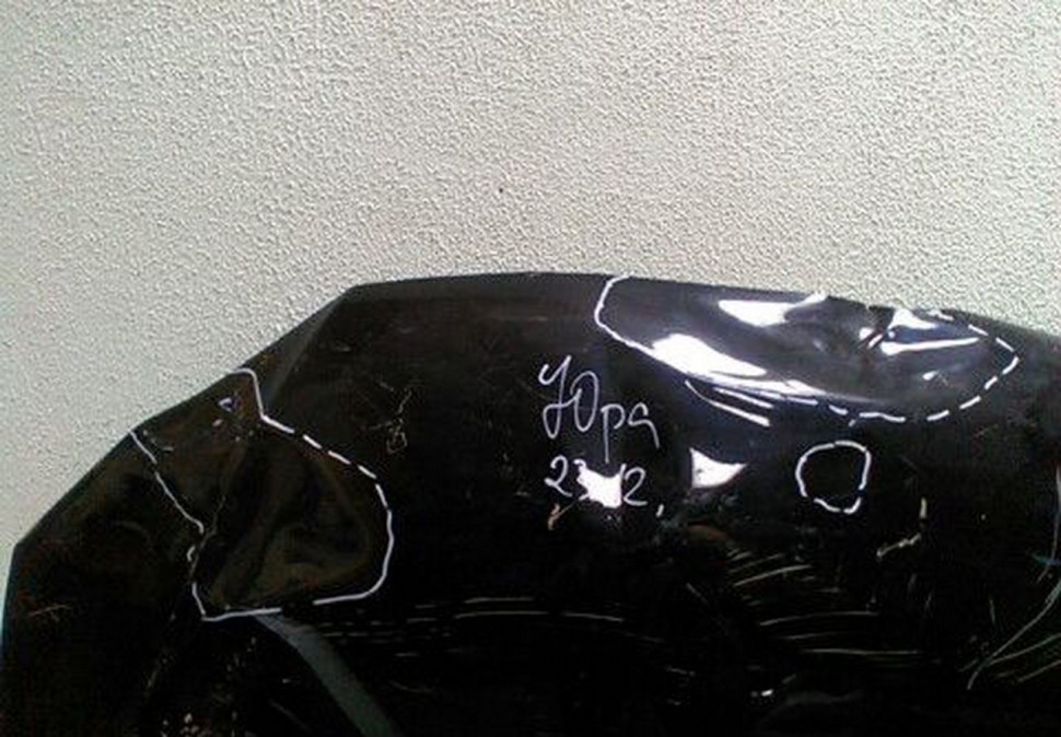 Капот Volkswagen Touareg (вмятины)