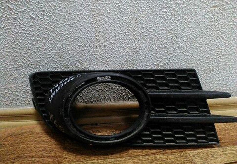 Решетка ПТФ правая Volkswagen Tiguan (11>) oem 5n0853666h