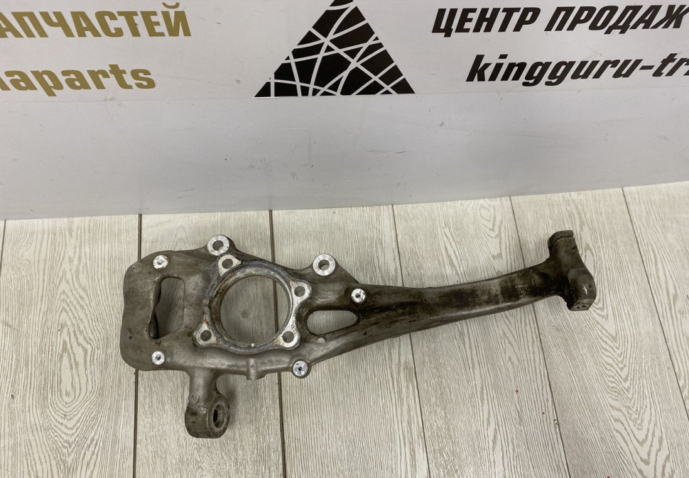 Кулак поворотный передний правый Audi Q7 2015 OEM 4M0407254J Кулак поворотный передний правый Audi Q7 2015 OEM 4M0407254J