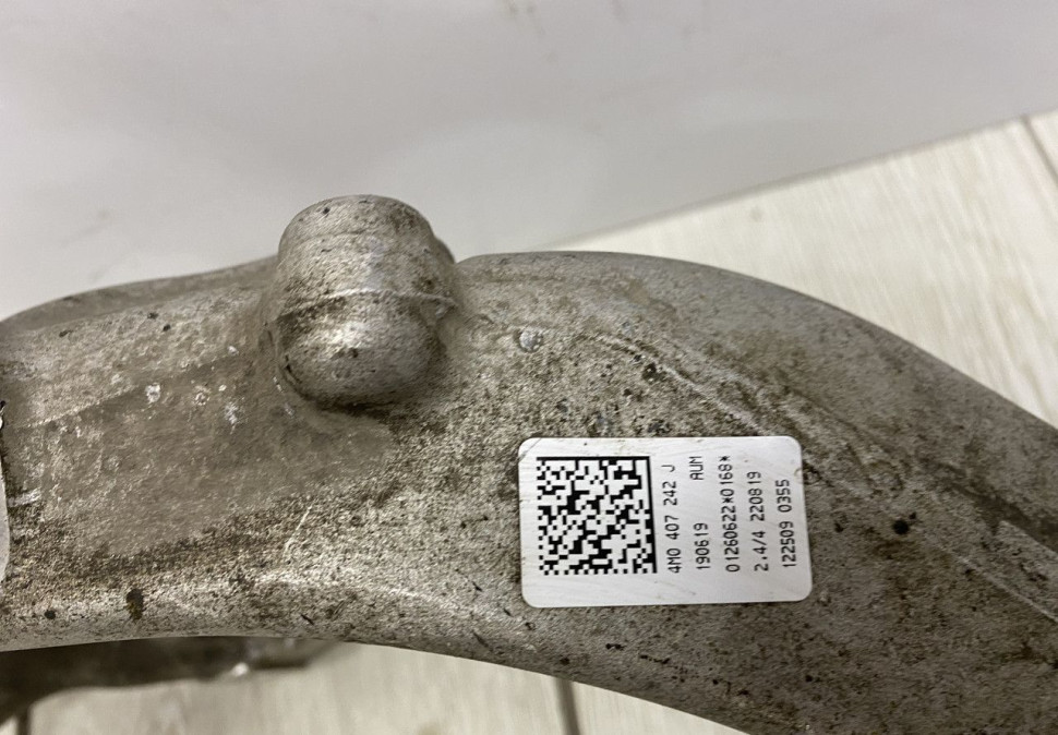 Кулак поворотный передний правый Audi Q7 2015 OEM 4M0407254J Кулак поворотный передний правый Audi Q7 2015 OEM 4M0407254J