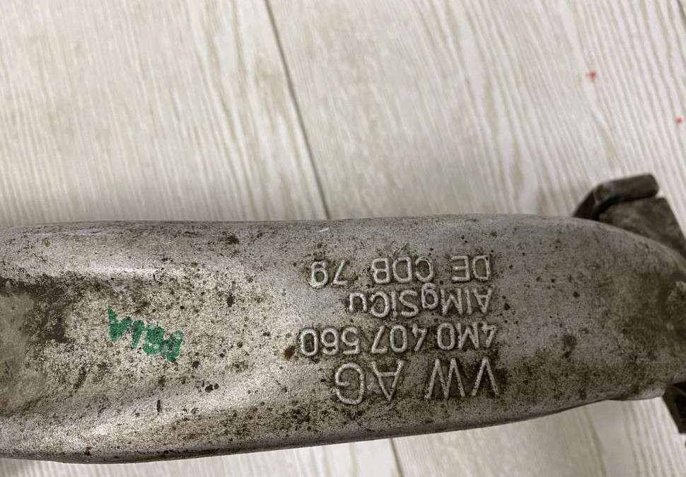 Кулак поворотный передний правый Audi Q7 2015 OEM 4M0407254J Кулак поворотный передний правый Audi Q7 2015 OEM 4M0407254J