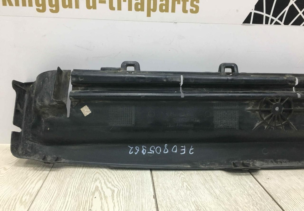 Пыльник переднего бампера Volkswagen Transporter T5 T6 (2009>) oem 7E0805962B Пыльник переднего бампера Volkswagen Transporter T5 T6 (2009>) oem 7E0805962B