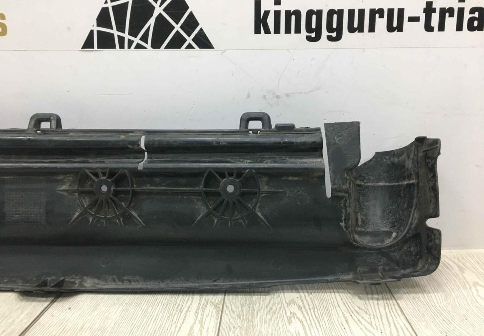 Пыльник переднего бампера Volkswagen Transporter T5 T6 (2009>) oem 7E0805962B Пыльник переднего бампера Volkswagen Transporter T5 T6 (2009>) oem 7E0805962B