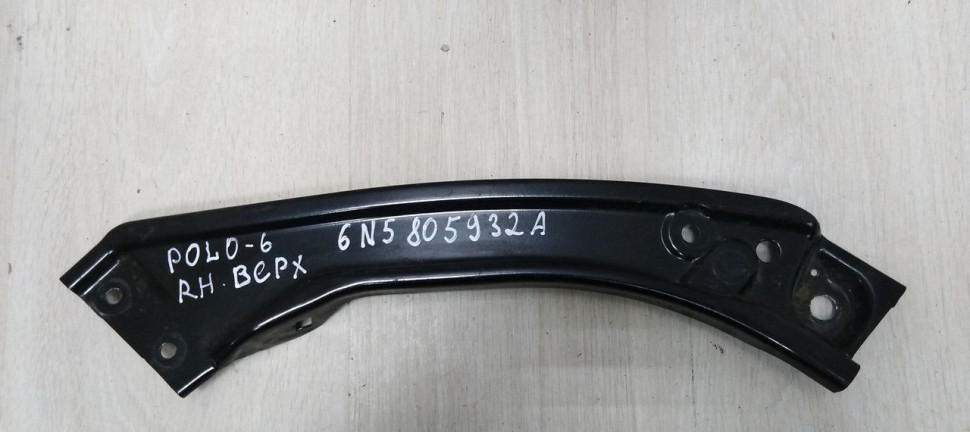 Суппорт фары правый верхний Volkswagen Polo 6 2020> oem 6N5805931