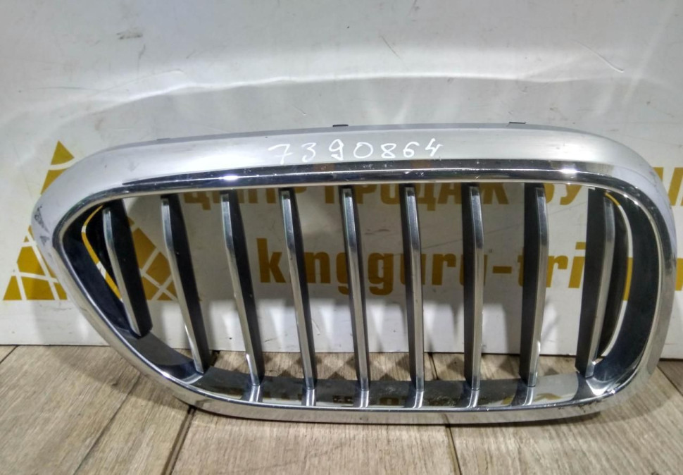 Решетка радиатора правая бу BMW 5 G30 OEM 51137390864