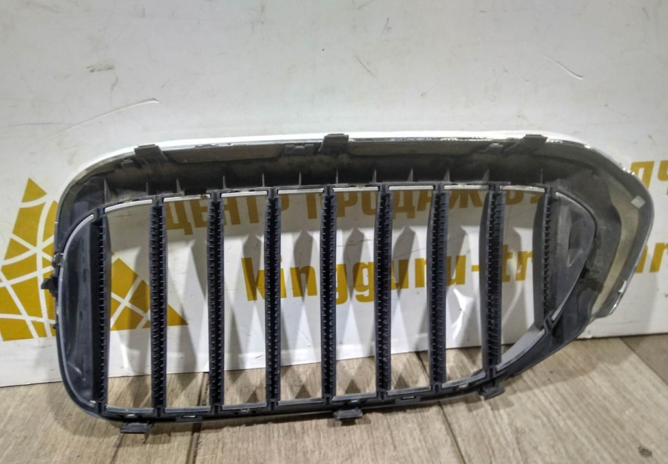 Решетка радиатора правая бу BMW 5 G30 OEM 51137390864 Решетка радиатора правая бу BMW 5 G30 OEM 51137390864