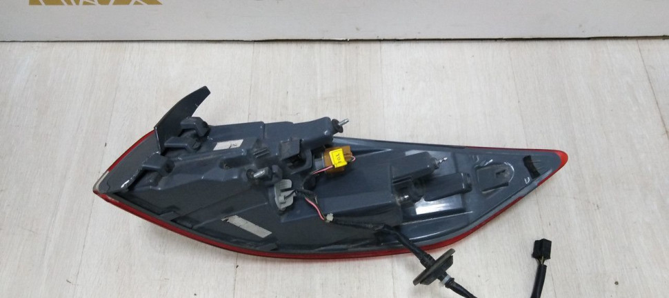 Фонарь левый LED Hyundai Elantra 6 AD дорест 15-18 oem 92401F2100 Фонарь левый LED Hyundai Elantra 6 AD дорест 15-18 oem 92401F2100