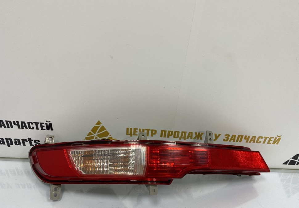 Противотуманный фонарь задний правый KIA Sportage 3 oem 924063u300