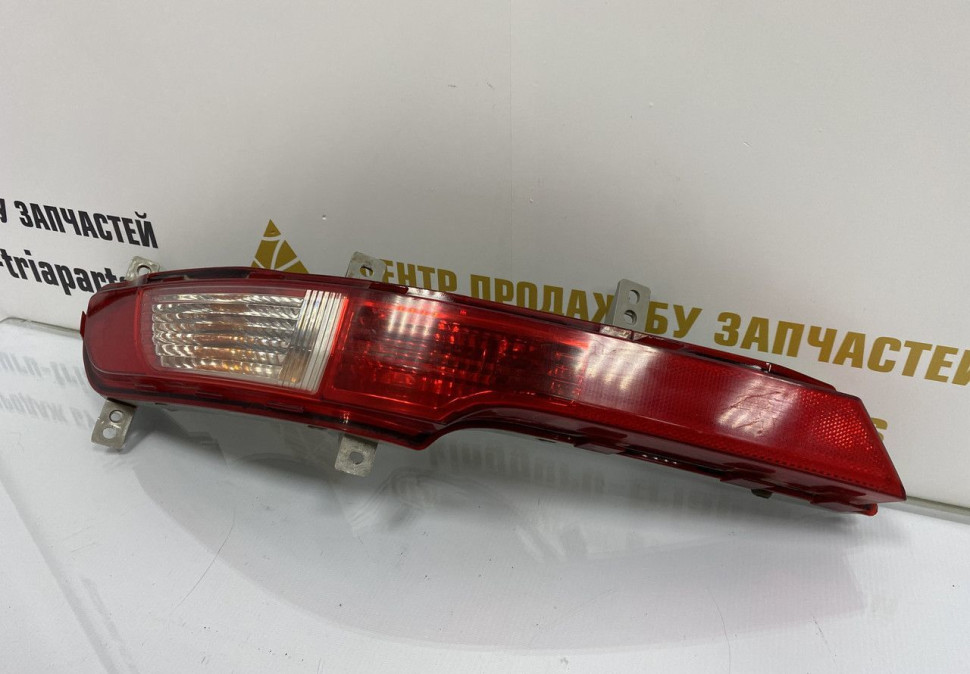 Противотуманный фонарь задний правый KIA Sportage 3 oem 924063u300