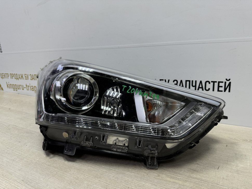 Фара правая Hyundai Creta 1 GSr OEM 92102M0100