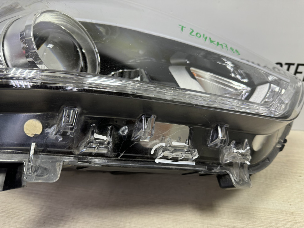 Фара правая Hyundai Creta 1 GSr OEM 92102M0100
