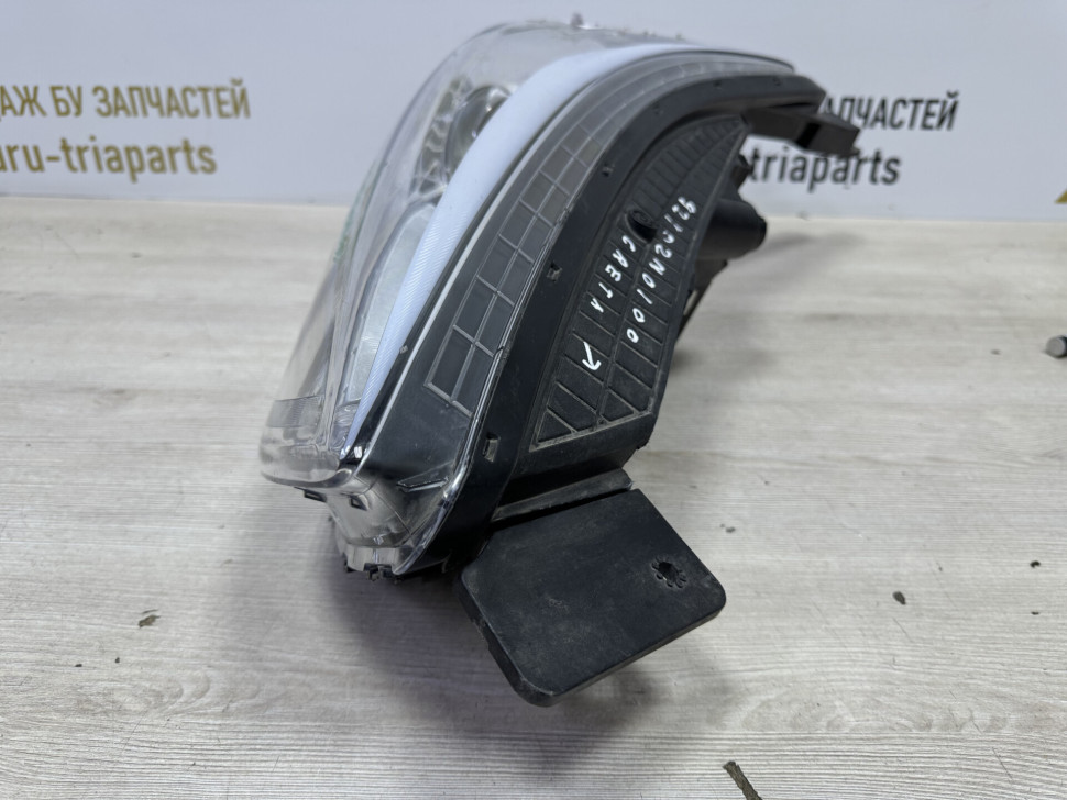 Фара правая Hyundai Creta 1 GSr OEM 92102M0100