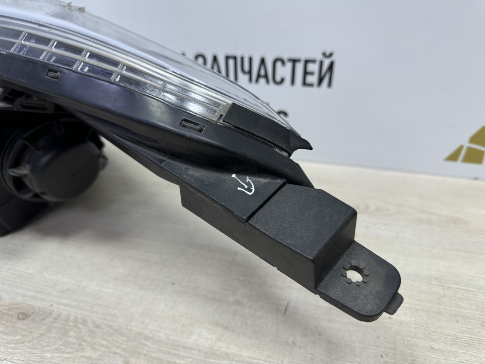 Фара правая Hyundai Creta 1 GSr OEM 92102M0100