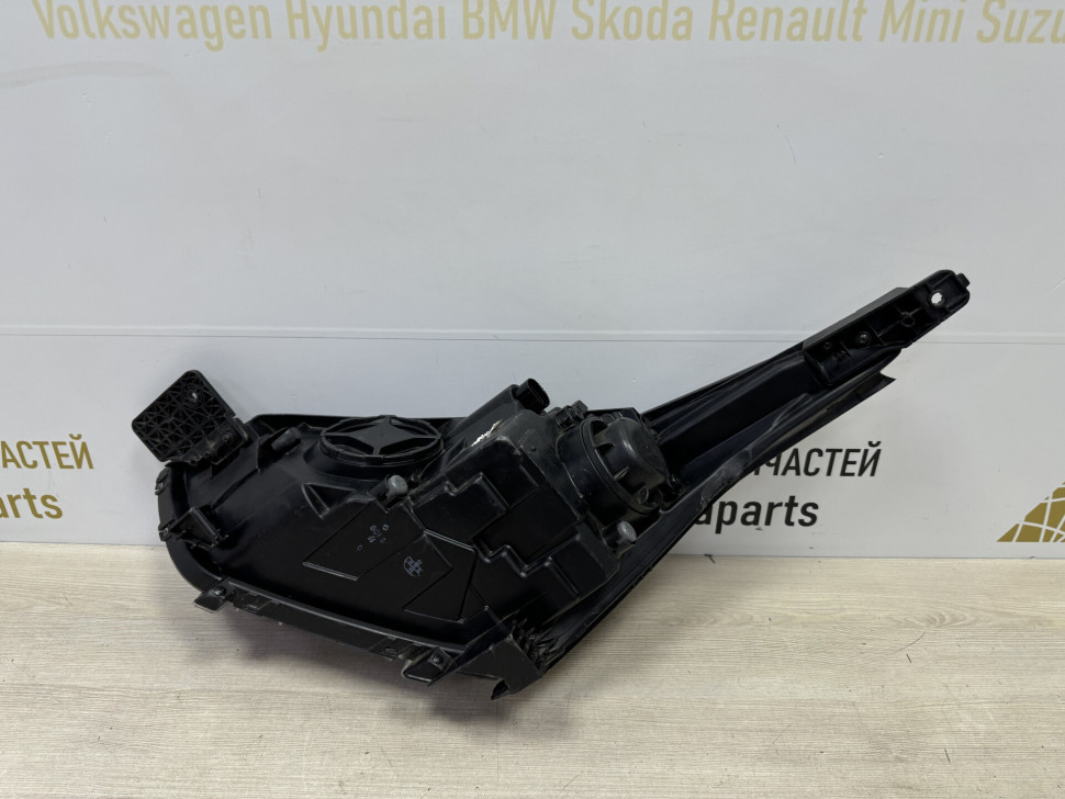 Фара правая Hyundai Creta 1 GSr OEM 92102M0100