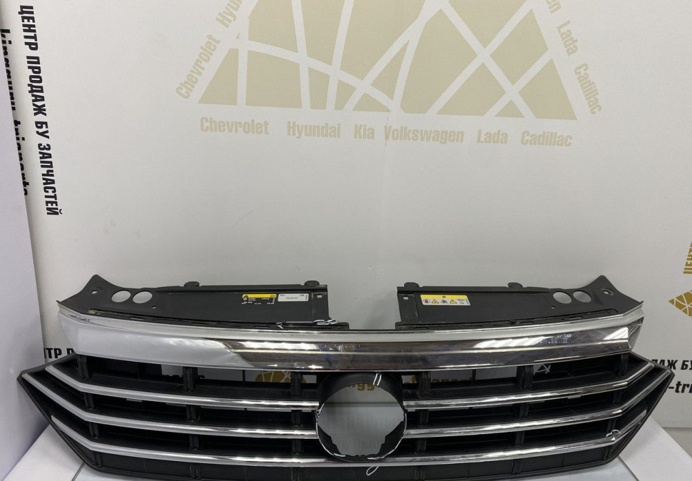 Решетка радиатора Volkswagen Jetta 7 2018 OEM 17G853651 17G853653