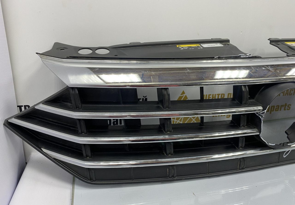 Решетка радиатора Volkswagen Jetta 7 2018 OEM 17G853651 17G853653