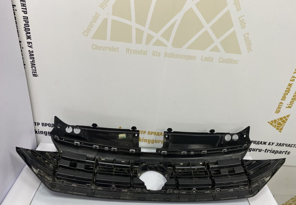 Решетка радиатора Volkswagen Jetta 7 2018 OEM 17G853651 17G853653