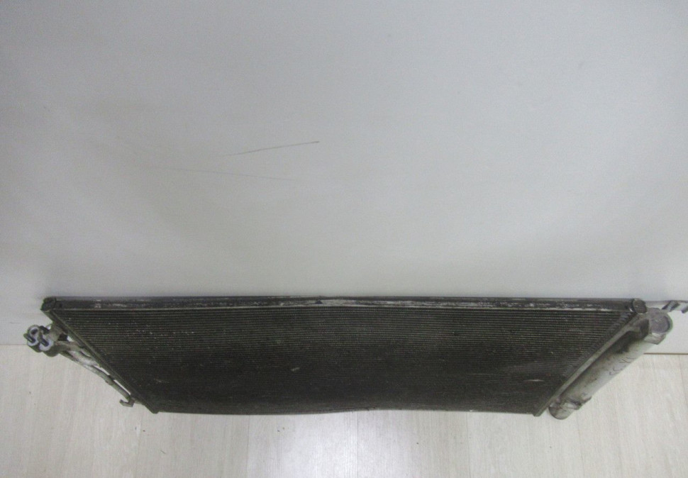 Радиатор кондиционера Kia Sportage 3 / Hyundai ix35 (10>) oem 976062Y501