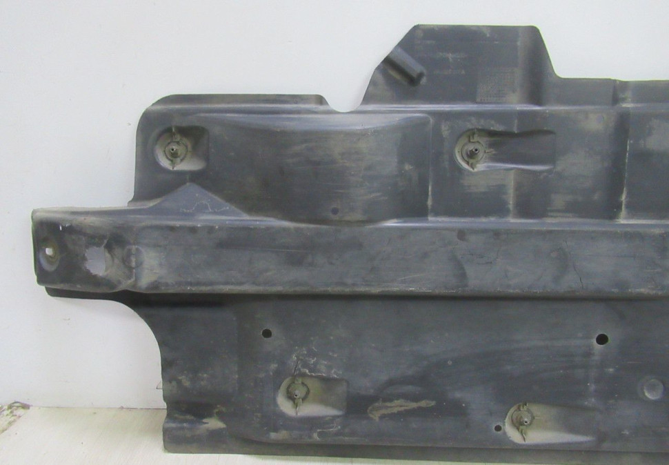 Защита антигравийная днища Volkswagen Polo Sedan  oem 6ru825202a (скл-3)