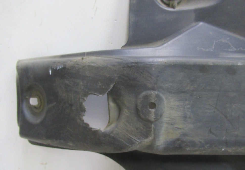 Защита антигравийная днища Volkswagen Polo Sedan  oem 6ru825202a (скл-3)