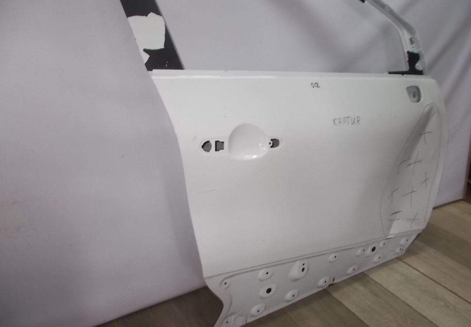Дверь передняя правая бу Renault Kaptur OEM 801001400R