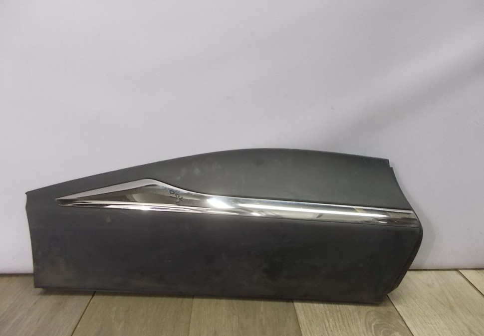 Молдинг двери задний правый бу Renault Kaptur OEM 828209822R