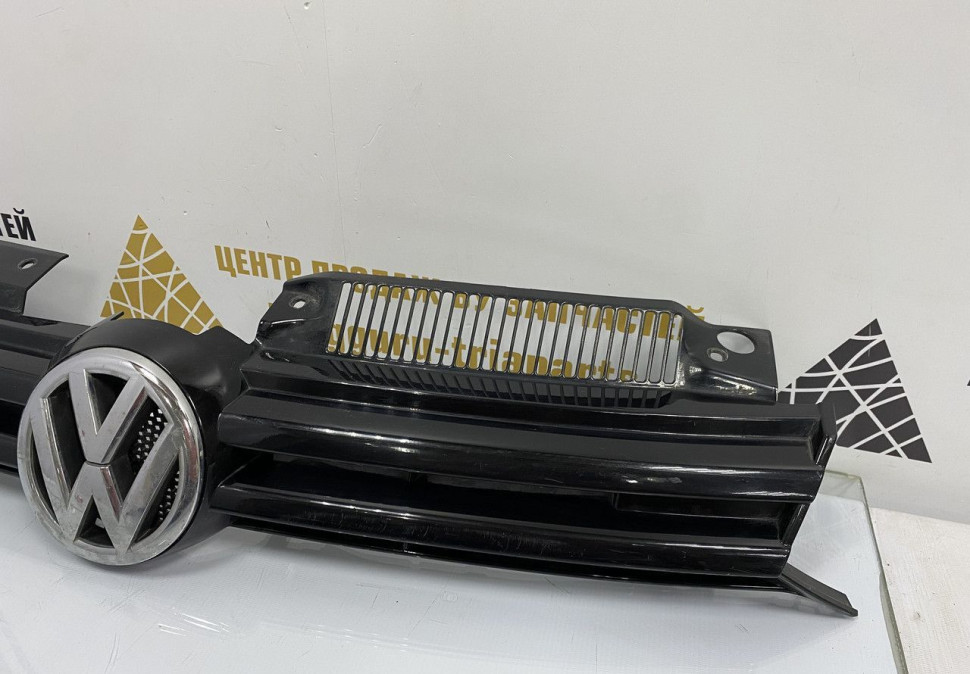 Решетка радиатора Volkswagen Golf 6 2009 R-Line OEM 5k0853653S