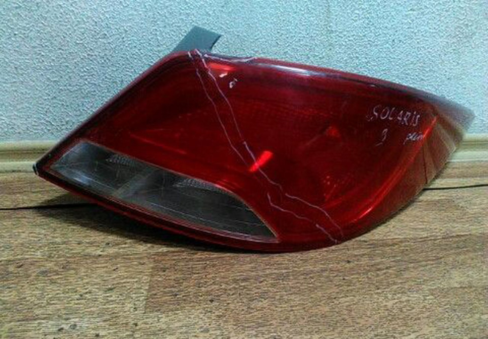 Фонарь правый Hyundai Solaris рестайл седан трещины сколы на стекле oem 924024l600