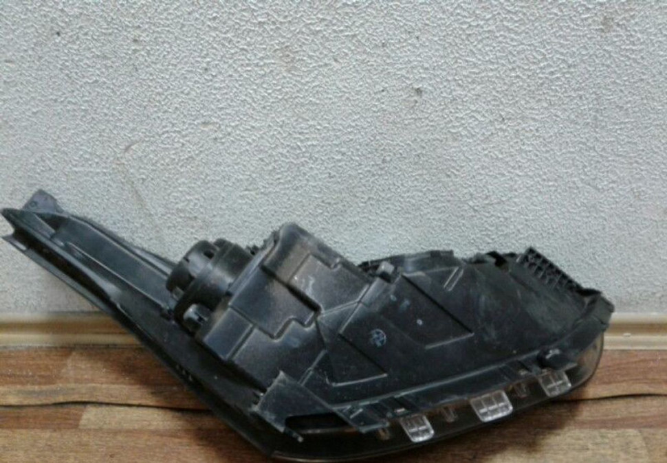 Фара левая диодная Hyundai Creta 1 2016 OEM 92101M0100 Фара левая диодная Hyundai Creta 1 2016 OEM 92101M0100