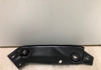 Кронштейн фары левый Volkswagen Jetta 6 oem 5c6805931