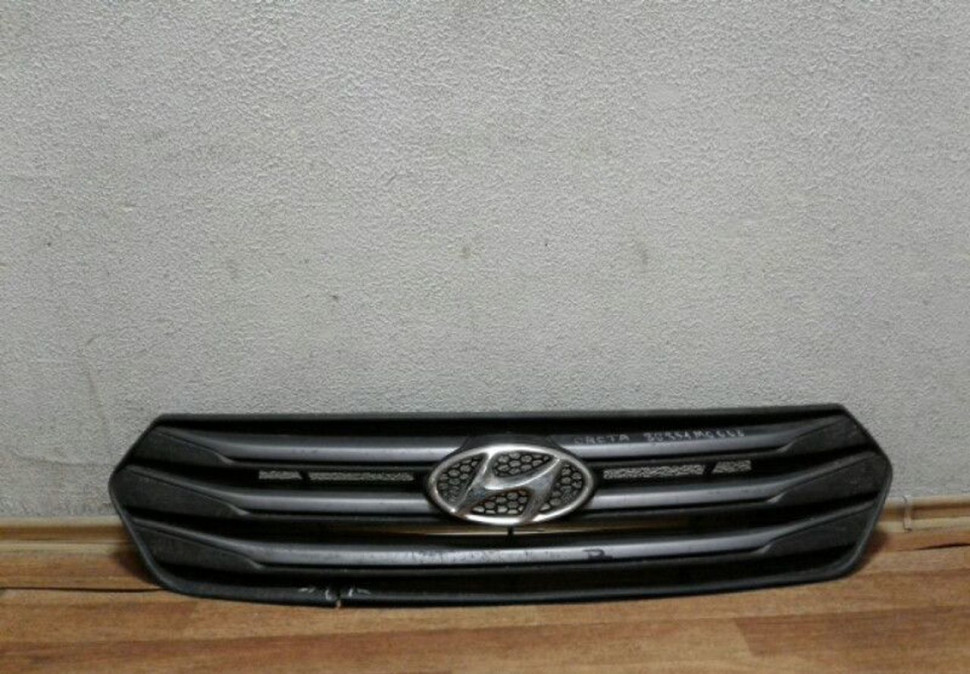 Решетка радиатора Hyundai Creta Oem 86351M0000 (трещ)