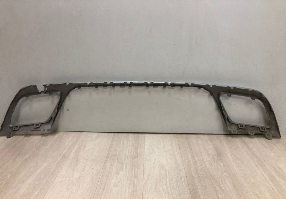 Накладка заднего бампера Volkswagen Teramont  oem 3cn807568