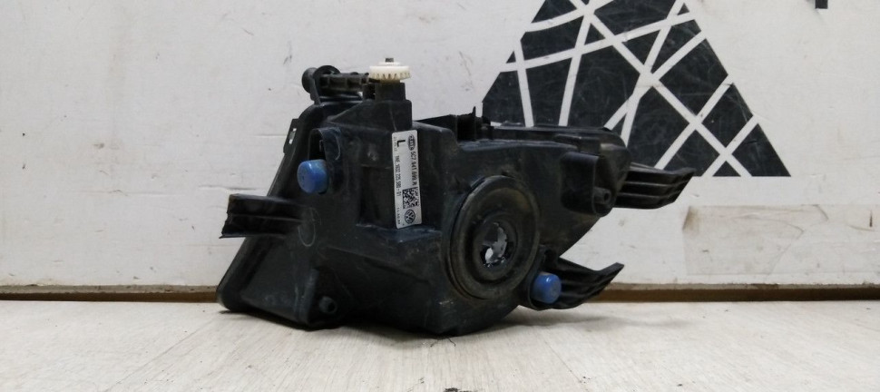 Противотуманная фара левая Volkswagen Jetta 6 рест (14-18) oem 5C7941966R Противотуманная фара левая Volkswagen Jetta 6 рест (14-18) oem 5C7941966R
