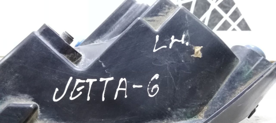 Противотуманная фара левая Volkswagen Jetta 6 рест (14-18) oem 5C7941966R Противотуманная фара левая Volkswagen Jetta 6 рест (14-18) oem 5C7941966R