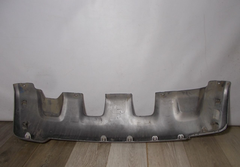 Накладка заднего бампера бу Renault Duster рестайлинг OEM 850706023R