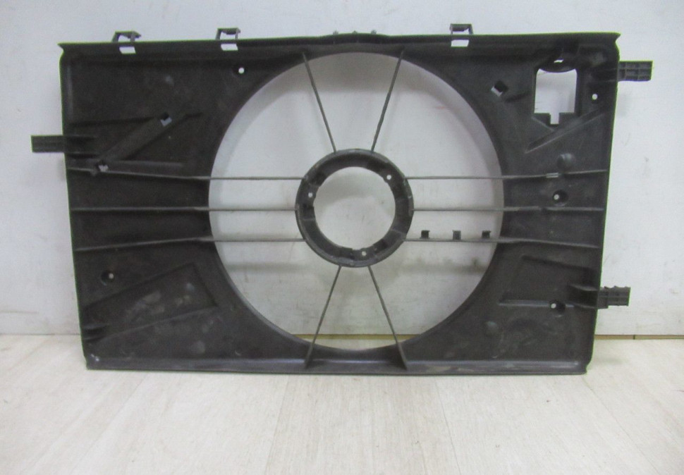 Диффузор вентилятора Chevrolet Cruze (09>) oem 5260109613 (скл-3) Диффузор вентилятора Chevrolet Cruze (09>) oem 5260109613 (скл-3)