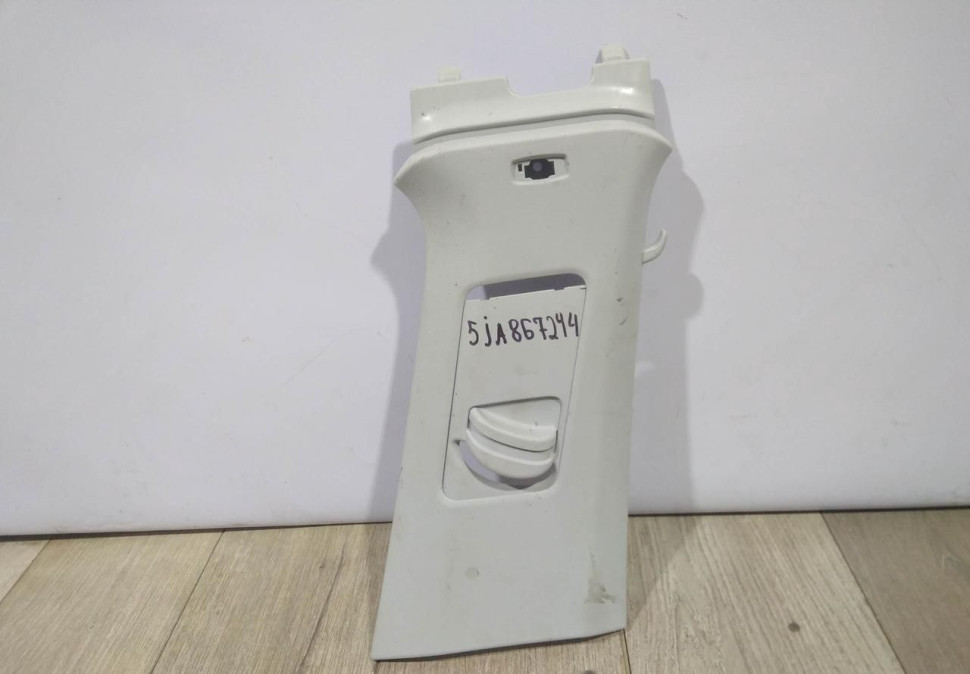 Обивка центральной стойки правая верхняя бу Skoda Rapid OEM 5JA867244