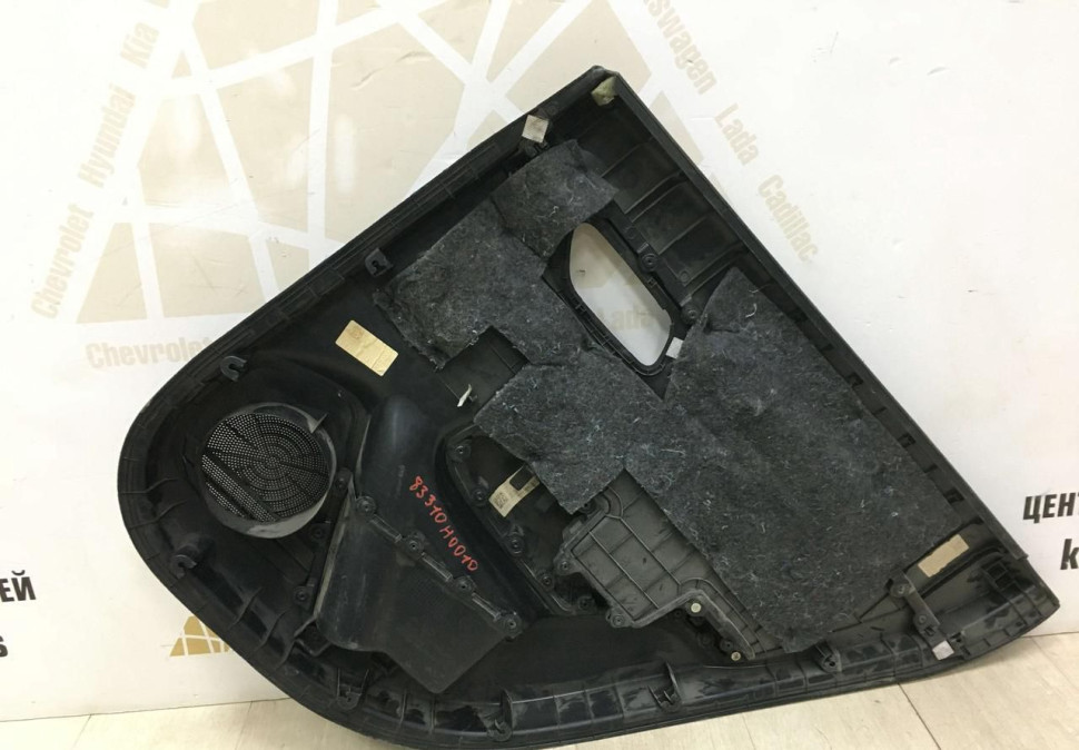 Обивка двери задняя левая Kia Rio 4 седан oem 83310H0010 Обивка двери задняя левая Kia Rio 4 седан oem 83310H0010